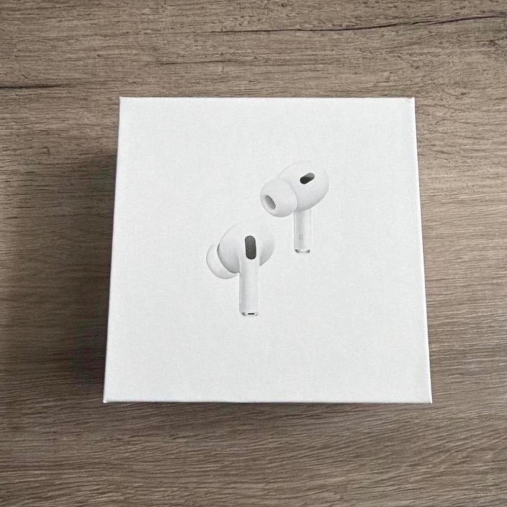 Apple AirPods Pro 2nd Generation with MagSafe Wireless Charging Case (USB‑C)